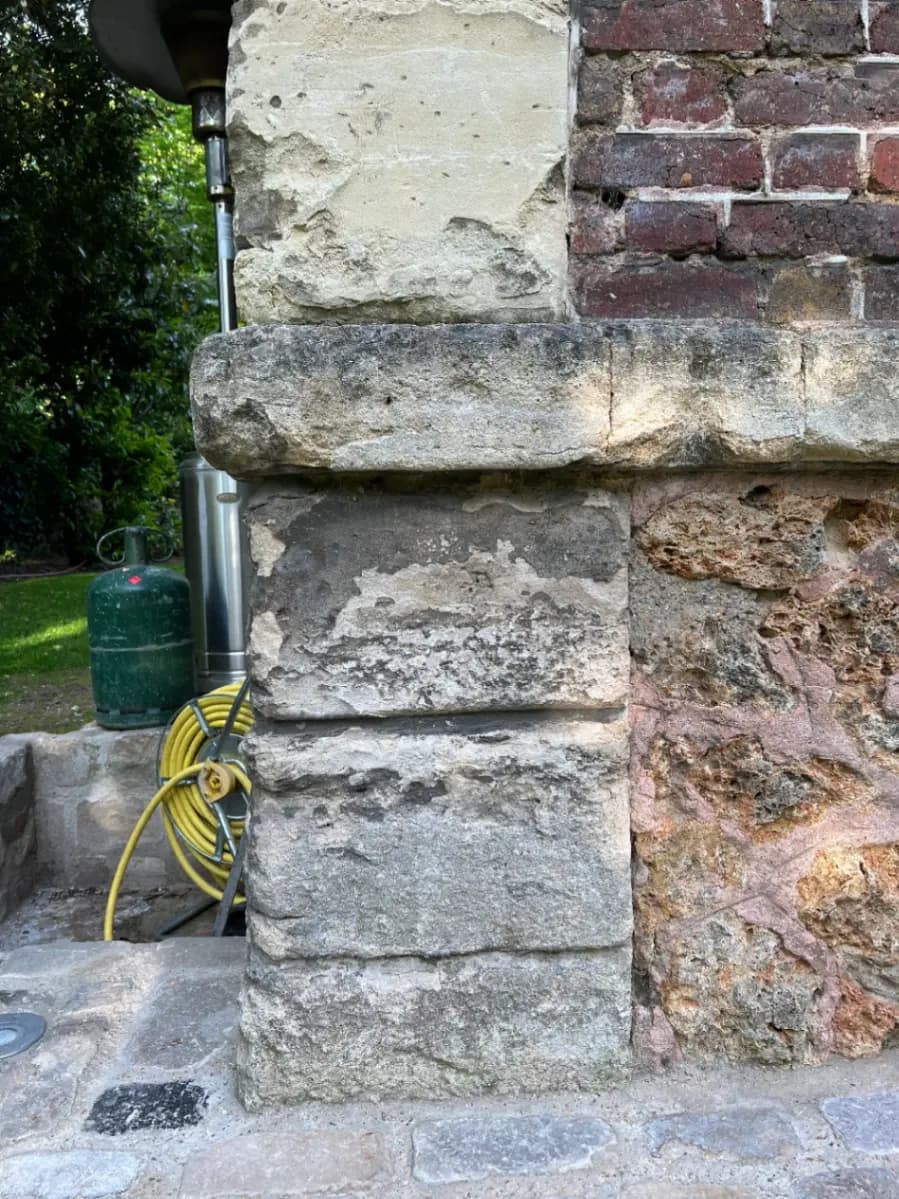 Avant - Restauration des pierres de taille